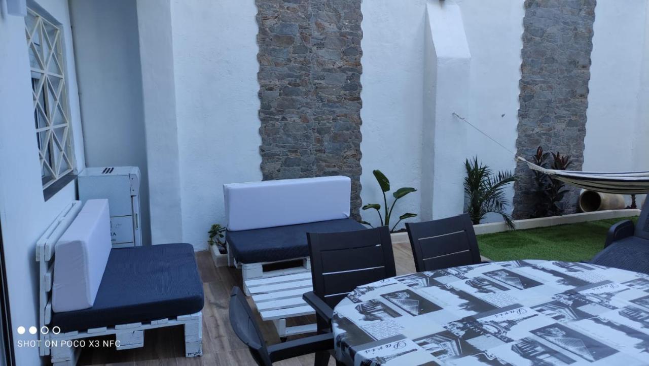 Malvarosa Beach Private Garden Apartment Valencia Bagian luar foto
