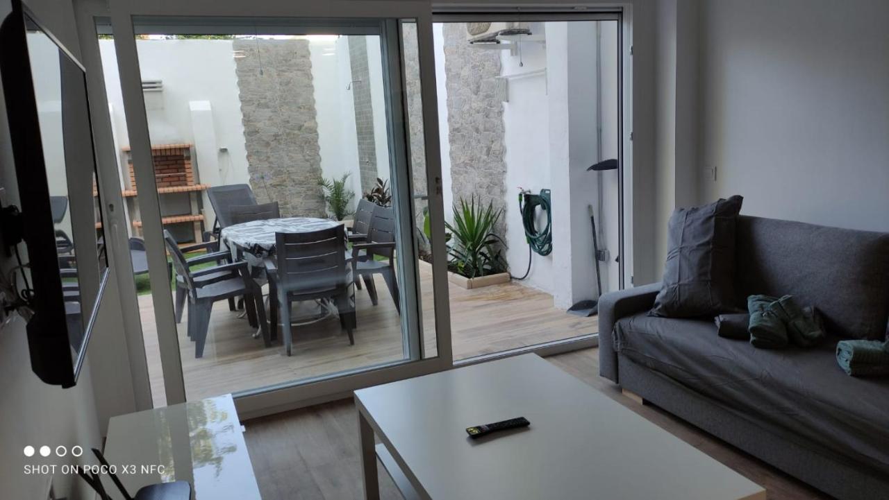 Malvarosa Beach Private Garden Apartment Valencia Bagian luar foto